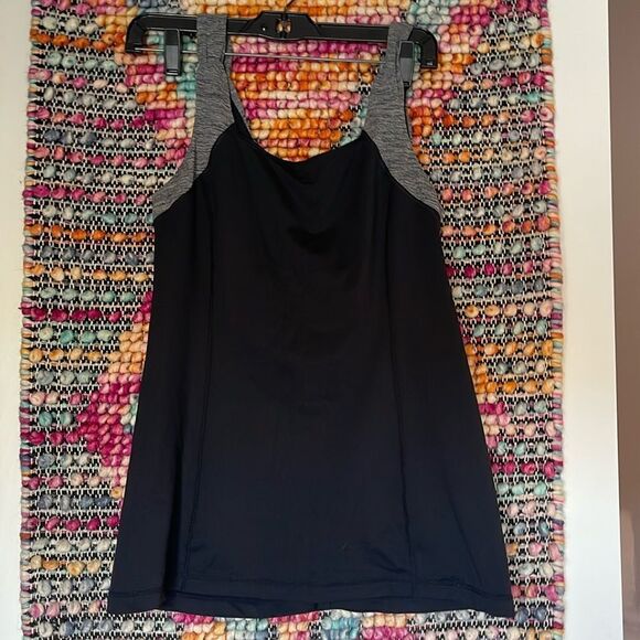 Cute Lululemon tank - Picture 1 of 5